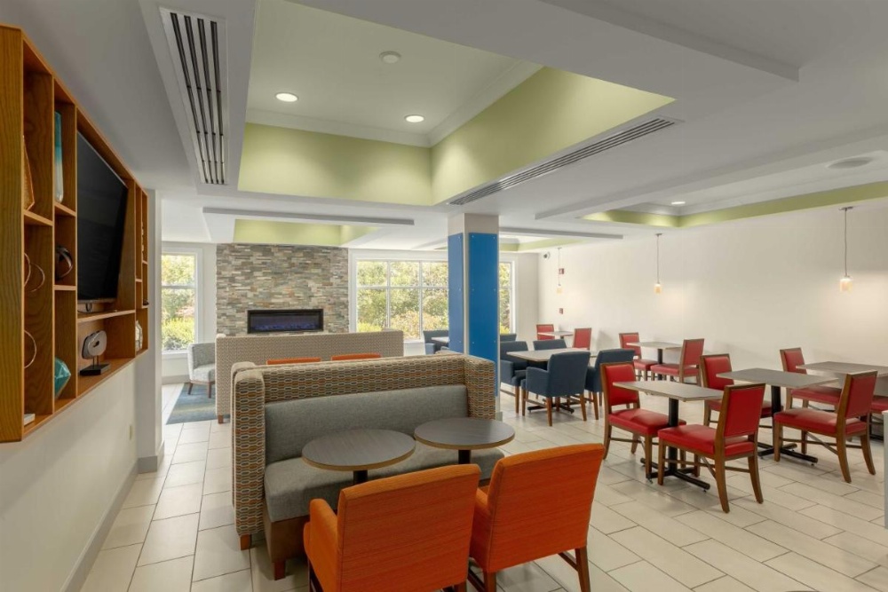 Holiday Inn Express Hotel & Suites Binghamton University-Vestal Image 21