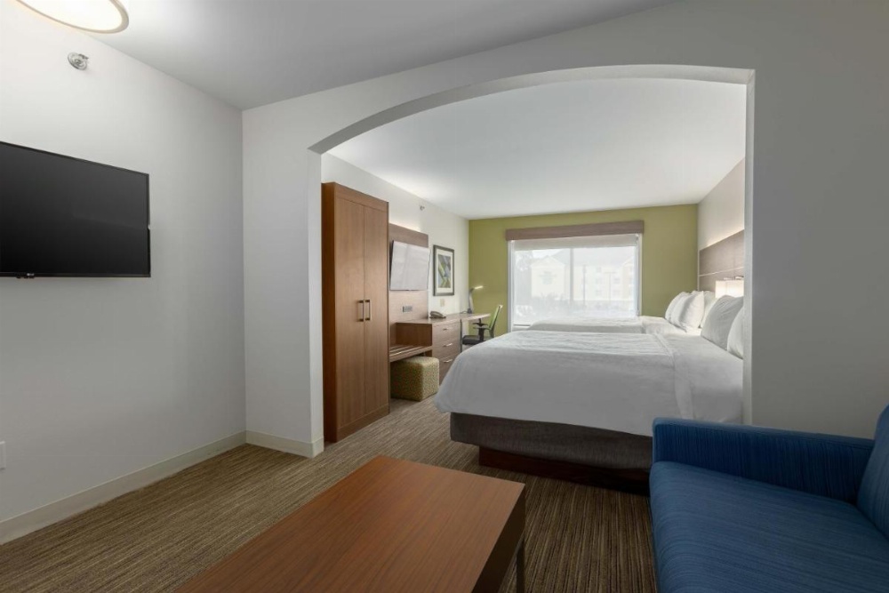 Queen Suite with Sofa Bed